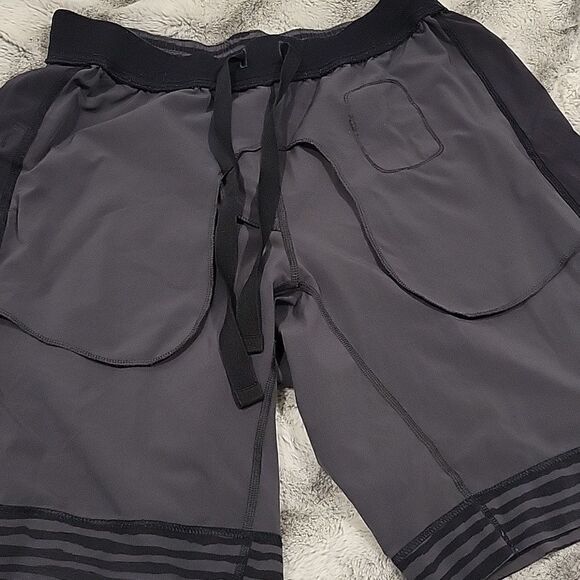 Lululemon T.H.E. Short 11” Linerless Black Gray Stripe Mens, Size L - Picture 8 of 12